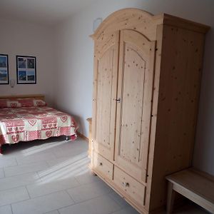 Pokój z łóżkiem king-size